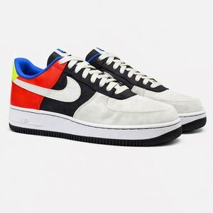 Nike White and Blue Sneakers with Green Accents